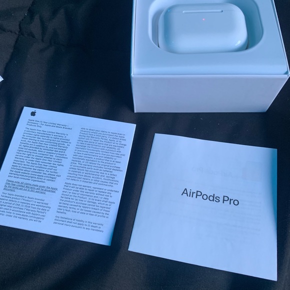 Apple airpod 3rd generation new (7 available) - Picture 5 of 16